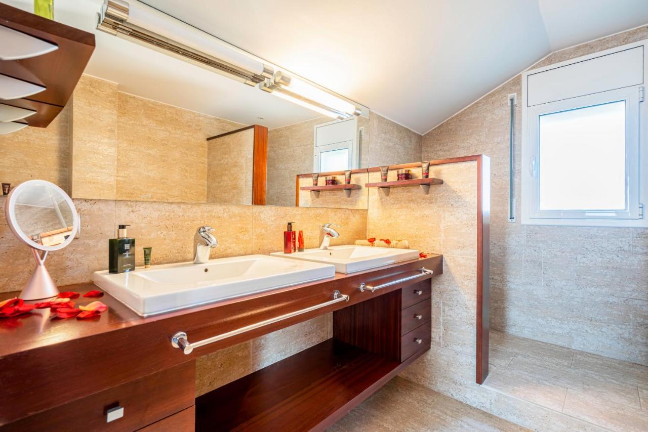 Llica d'Amunt Casa Familiar Con Piscina 빌라 외부 사진